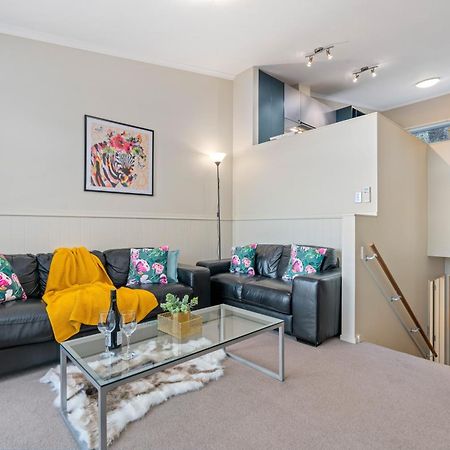 2-Bedroom Apartment With Lake & Mountain View - Beechwood Distretto di Distretto di Queenstown Esterno foto
